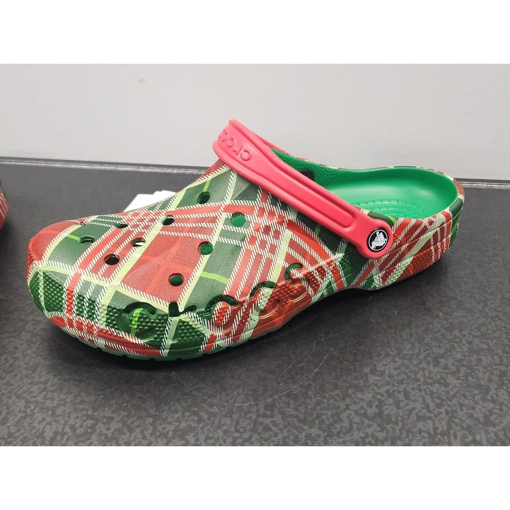 Crocs Baya Holiday Plaid Comfort Clogs Men's‎ 12 Women's 14 Sandals Slides ~ NEW